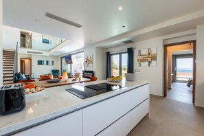 Fridge, microwave, oven, stovetop - Seafront villas I Free* Heated pools & 100m to Sea (Chania)