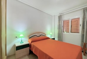 2 quartos, ferros/tábuas de passar roupa, Wi-Fi de cortesia
