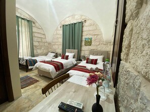 Triple Room | Desk, free WiFi - Ma'an lil-Hayat Boutique Hotel  (Bethlehem)