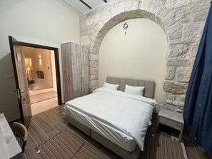 Basic Single Room, 1 Single Bed | Desk, free WiFi - Ma'an lil-Hayat Boutique Hotel  (Bethlehem)