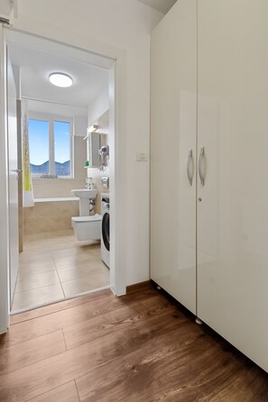 Comfort Apartment | Bathroom - Modern & New building & Panoramic View (Brasov)