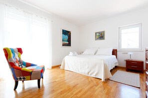 3 habitaciones, tabla de planchar con plancha y wifi gratis 