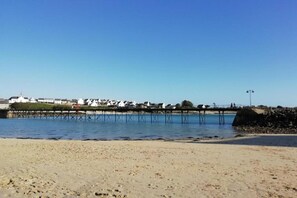 Platja a a prop