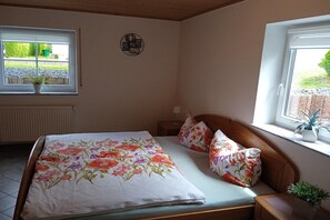 1 bedroom, iron/ironing board, free WiFi