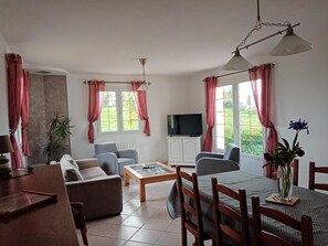 Fernseher, Tischtennisplatte