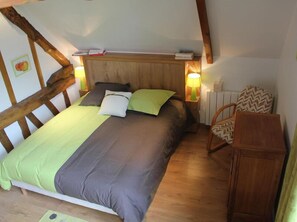 2 makuuhuonetta, vauvan matkasänky, ilmainen Wi-Fi, vuodevaatteet