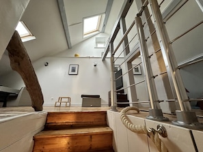 Interior - Drakkar - Fecamp - City Break (FECAMP)