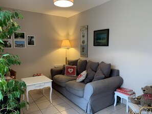 Televisión, reproductor de DVD y estéreo 