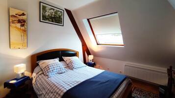 1 bedroom, travel cot, free WiFi