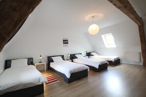 6 bedrooms, travel cot, free WiFi, wheelchair access