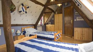 3 bedrooms, travel crib, free WiFi