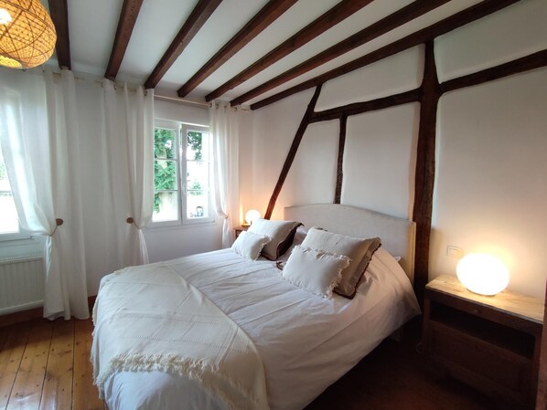 3 bedrooms, travel crib, free WiFi