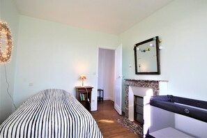 3 bedrooms, travel crib, free WiFi