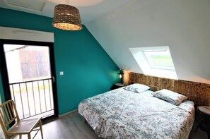 4 bedrooms, travel cot, free WiFi