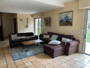 TV, DVD player, ping pong