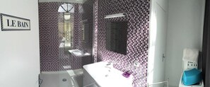 Bathtub
