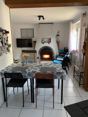 Dining - Au P'tit Prince D'etretat (LOGES (LES))