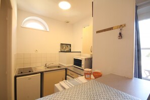 Fridge, microwave, oven, stovetop - Bleu - Bourg DUN (BOURG DUN (LE))