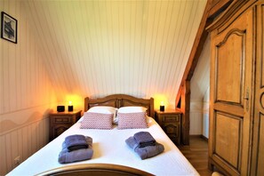 5 室のベッドルーム、旅行用ベビーベッド、WiFi (無料)