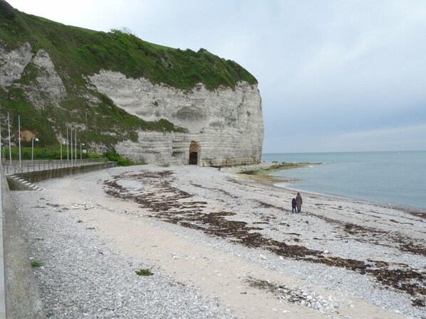 Beach nearby - La Maison du Pêcheur (YPORT)