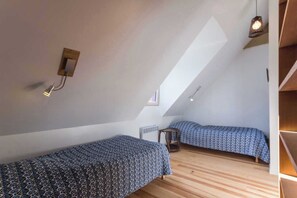 4 bedrooms, travel cot, free WiFi