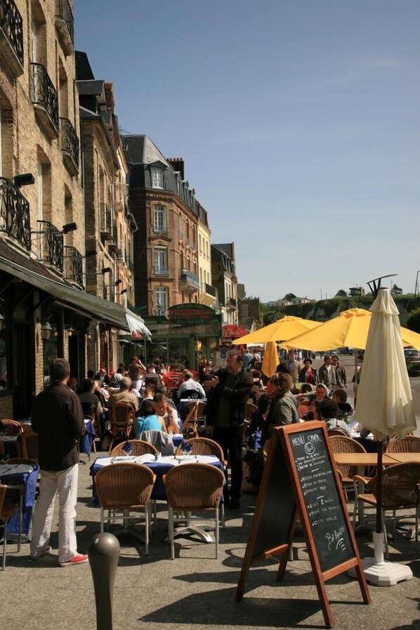 屋外ダイニングエリア