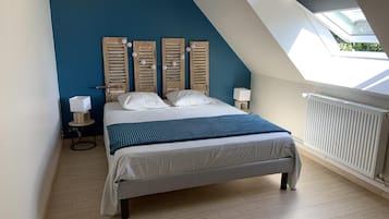 5 bedrooms, travel cot, free WiFi