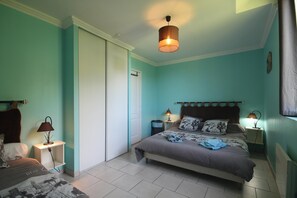 3 bedrooms, travel crib, free WiFi