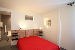 3 chambres, lit de bébé portatif, accès au Wi-Fi (inclus)