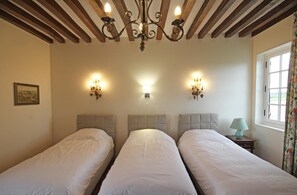 5 chambres, bureau, lit parapluie, Wi-Fi gratuit