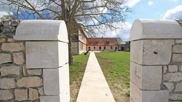 Enceinte de lâhĂ©bergement