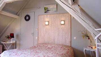 1 bedroom, travel crib, free WiFi