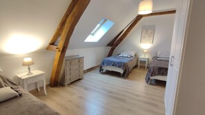 4 bedrooms, travel crib, free WiFi