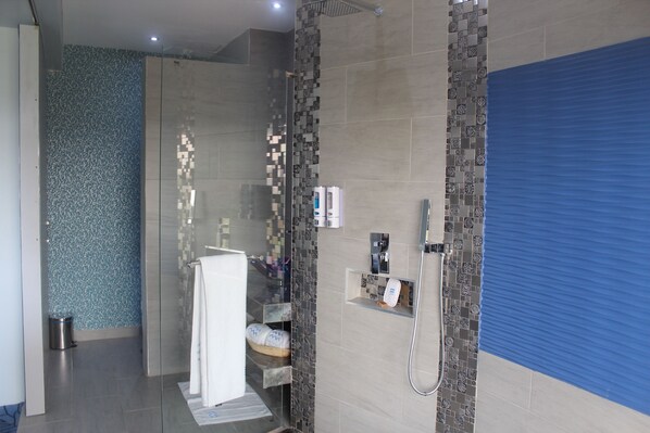 Rainfall showerhead, hair dryer, bathrobes, towels
