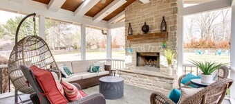 Private Hot Tub, Porch Fireplace, Large Yard