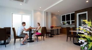 Reception - LaXenia (Karon)