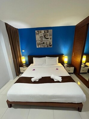 خزنة داخل الغرفة وواي فاي مجانًا وملاءات أسرّة