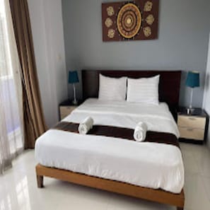 Standard Double Room | In-room safe, free WiFi, bed sheets - LaXenia (Karon)