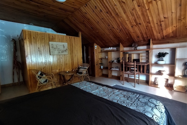 Classic Double Room | Individually decorated, individually furnished, desk, laptop workspace