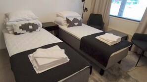 Basic Apartment, Multiple Beds, Non Smoking, Kitchen