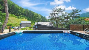 Exterior - Gapyeong On The Hill Dogchae Pension (Gapyeong)