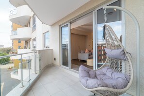 Business Apartment | Terrace/patio - Capital 2 Bed Olive Tree Line By YourHost (Nairobi)