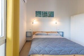 3 bedrooms, in-room safe, desk, iron/ironing board