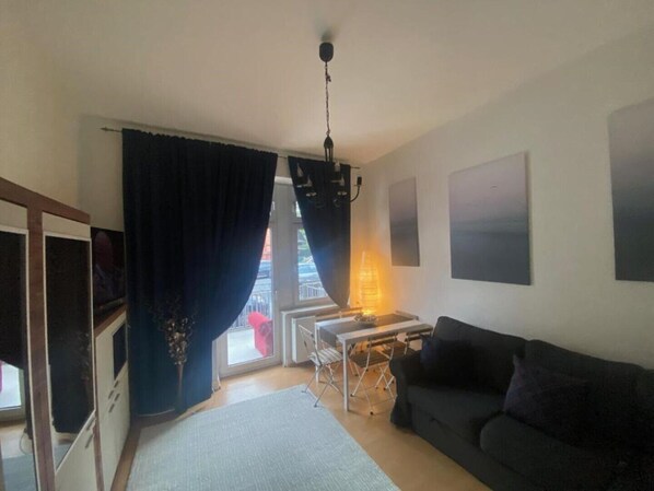 Living area - Quiet cozy apartment in old building in central location Wiesbaden (Wiesbaden)