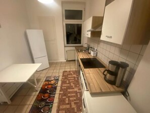 Private kitchen - Quiet cozy apartment in old building in central location Wiesbaden (Wiesbaden)