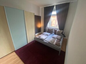2 bedrooms, WiFi - Quiet cozy apartment in old building in central location Wiesbaden (Wiesbaden)