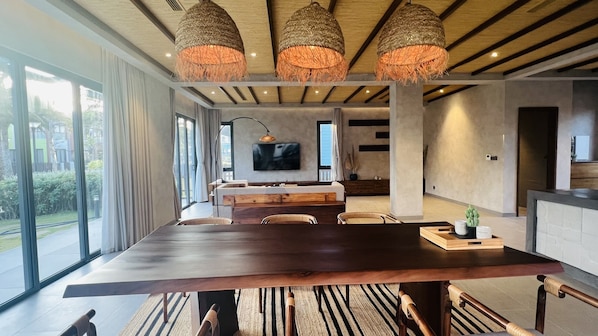 In-room dining - M6 Ho Tram Holiday Resort (Ho Chi Minh City)