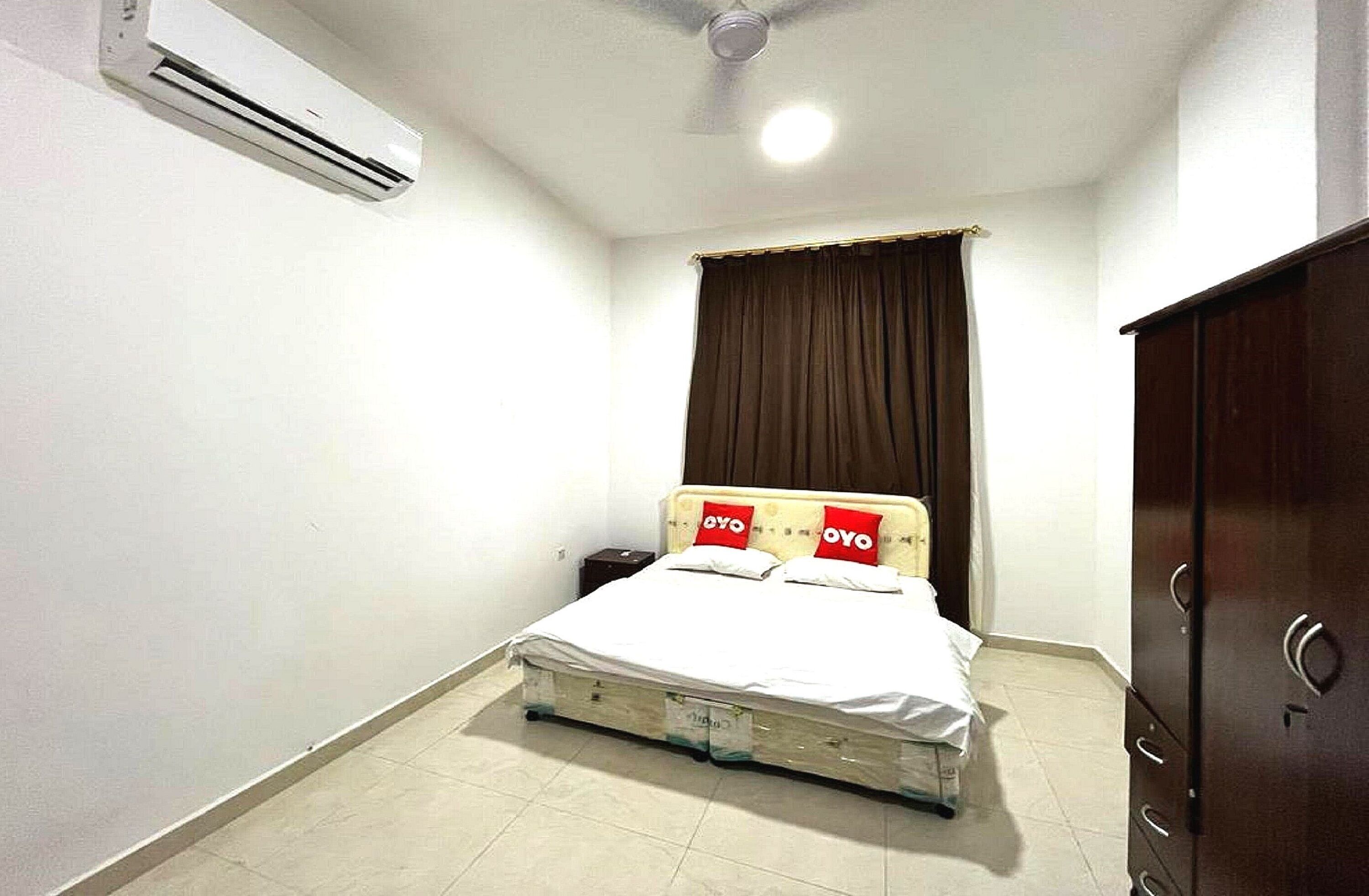 Standard Apartment, 3 Bedrooms | Laptop workspace, free WiFi, bed sheets
