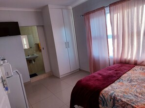Towels, soap, toilet paper - Special Inn Bed and Breakfast (Windhoek)