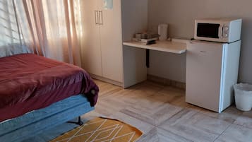 Standard Double Room | Desk, laptop workspace, iron/ironing board, free WiFi